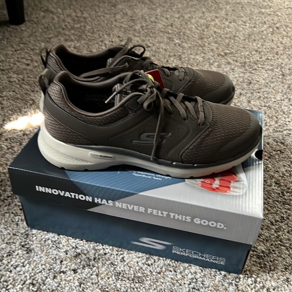 Skechers GoWalk 6